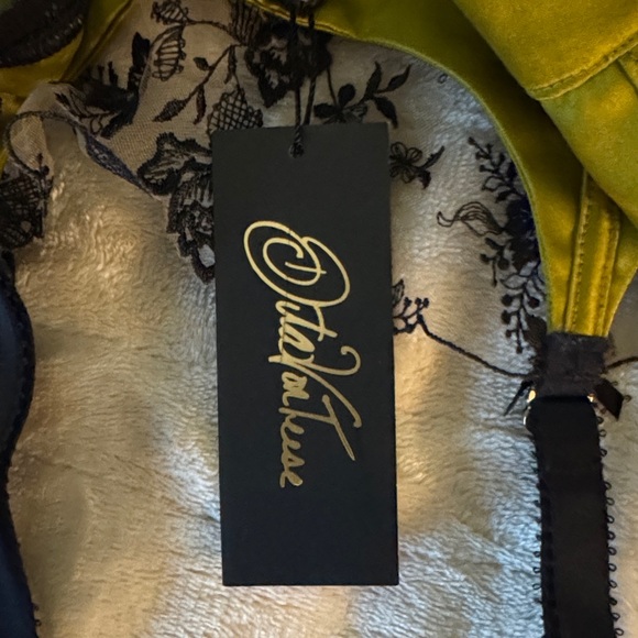 Dita Von Teese Hustler Hollywood green and Black Lace Garter Belt - Picture 5 of 11